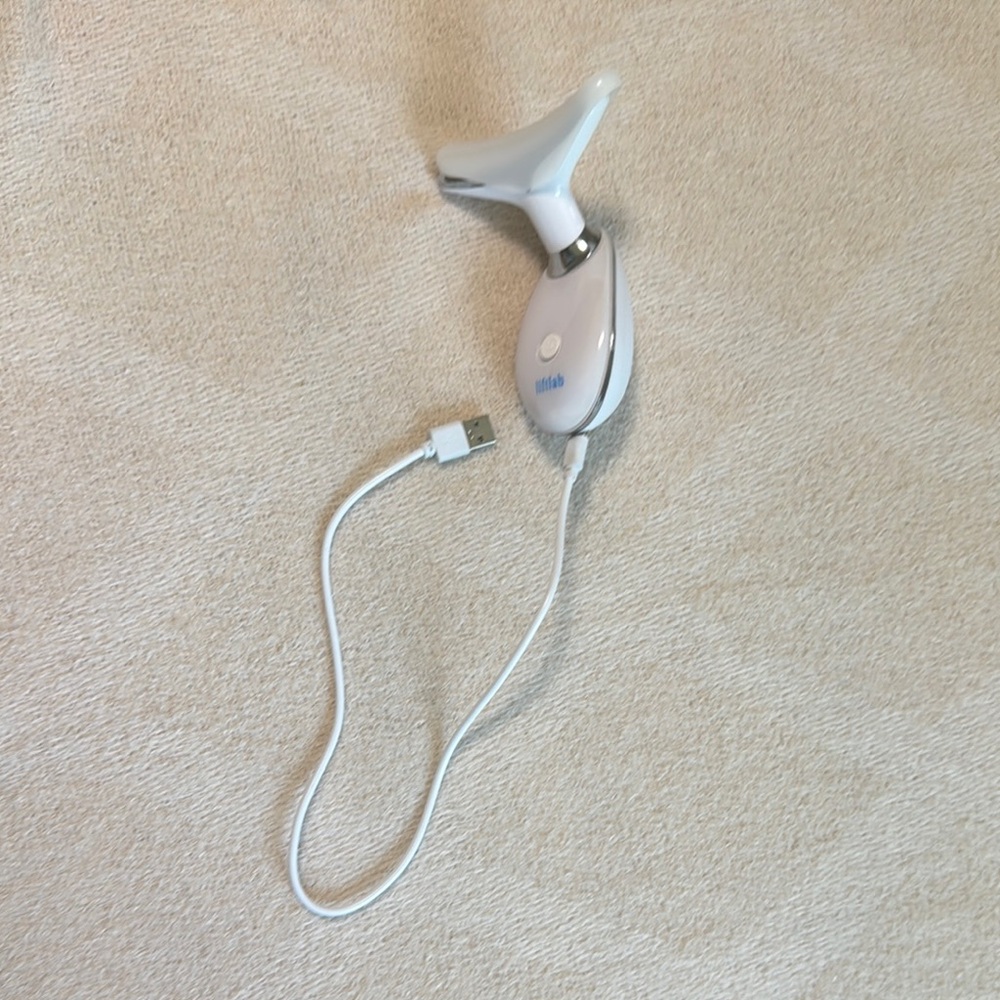 Liftlab Skin Sculptor 3-in-1 LED light Facial + Neck Massager and USB Cable